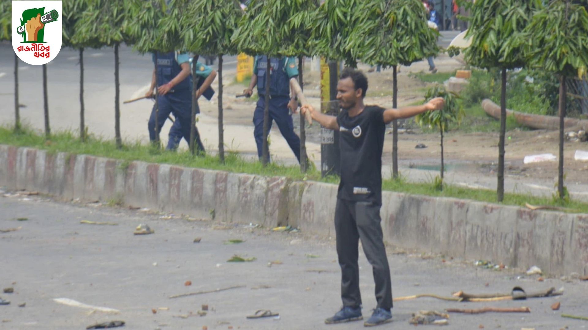 আবু সাঈদ হত্যা মামলা: সাবেক উপাচার্যসহ ২৬ জনের বিরুদ্ধে গ্রেপ্তারি পরোয়ানা 