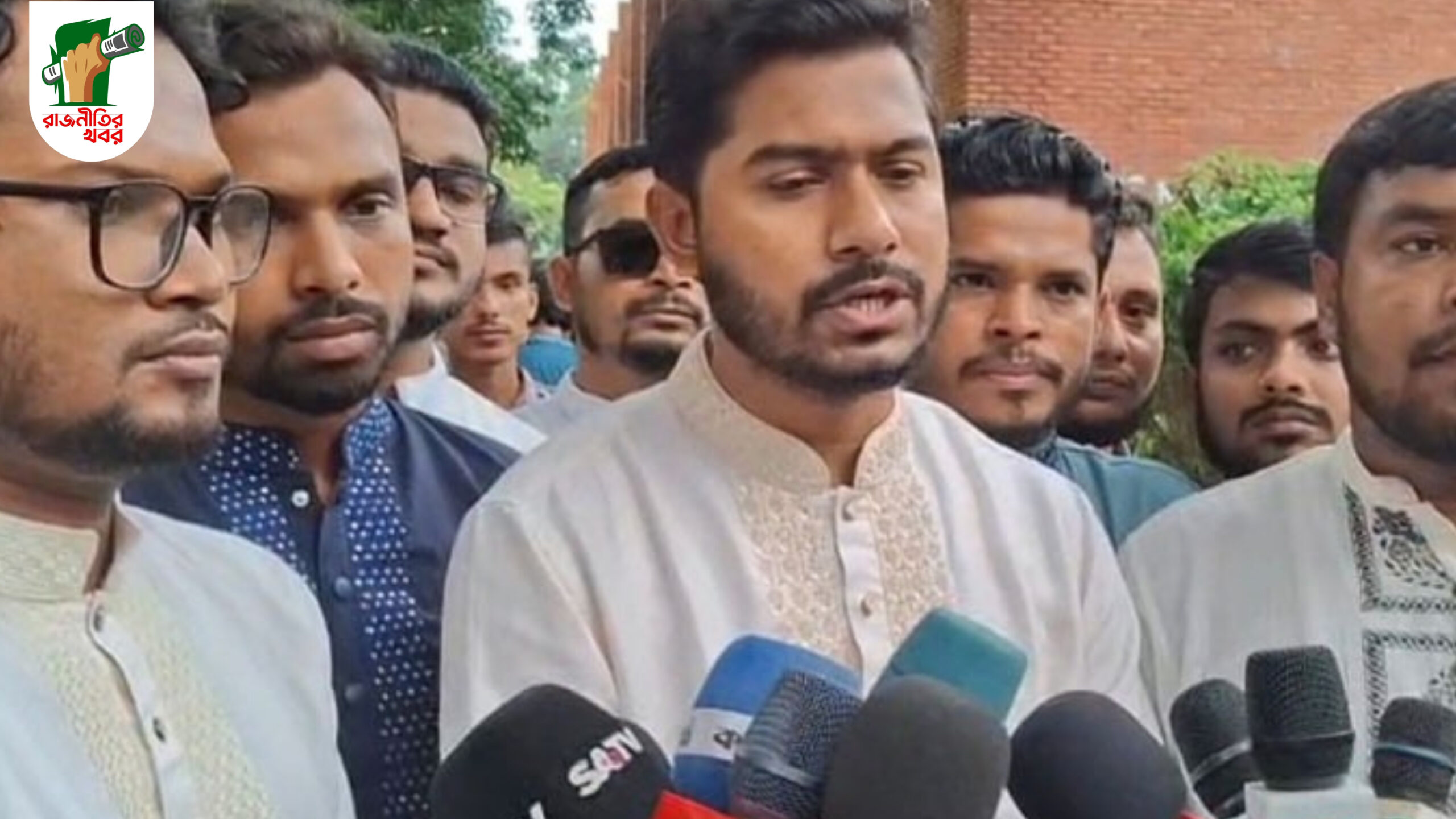 সরকার যেদিকে যাবে, দেশও সেদিকে চলবে 