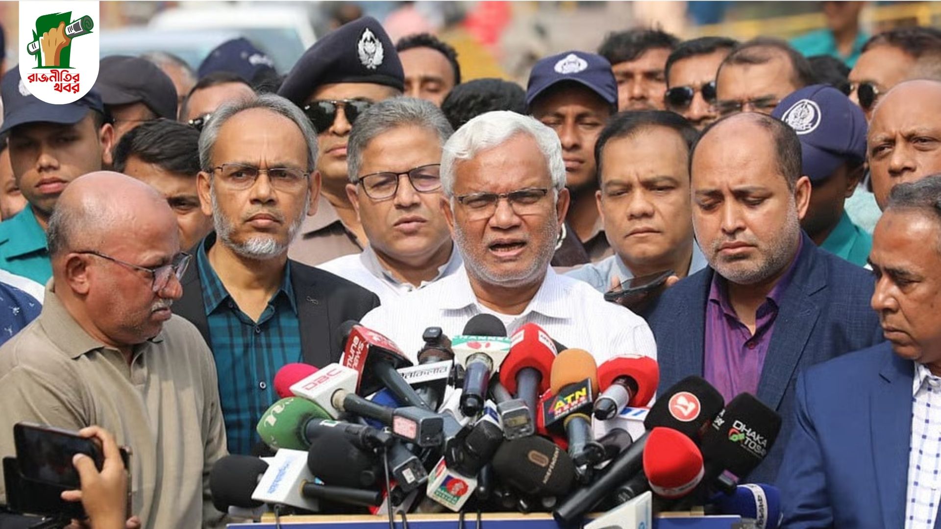 খালেদা জিয়া চিকিৎসা নিচ্ছেন, যুক্তরাজ্য থেকে বিশেষজ্ঞ আসছেন: জাহিদ হোসেন 