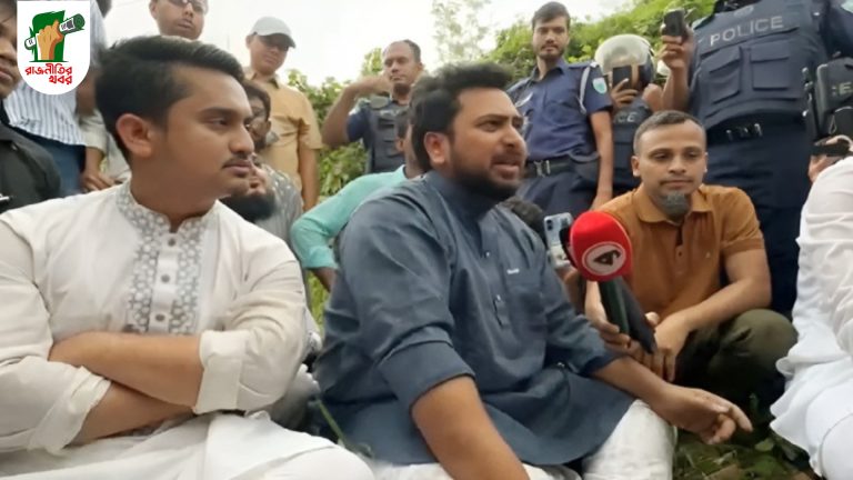 হবিগঞ্জে প্রবেশমুখে পুলিশের বাধায় আটকে গেল এনসিপির গাড়িবহর 