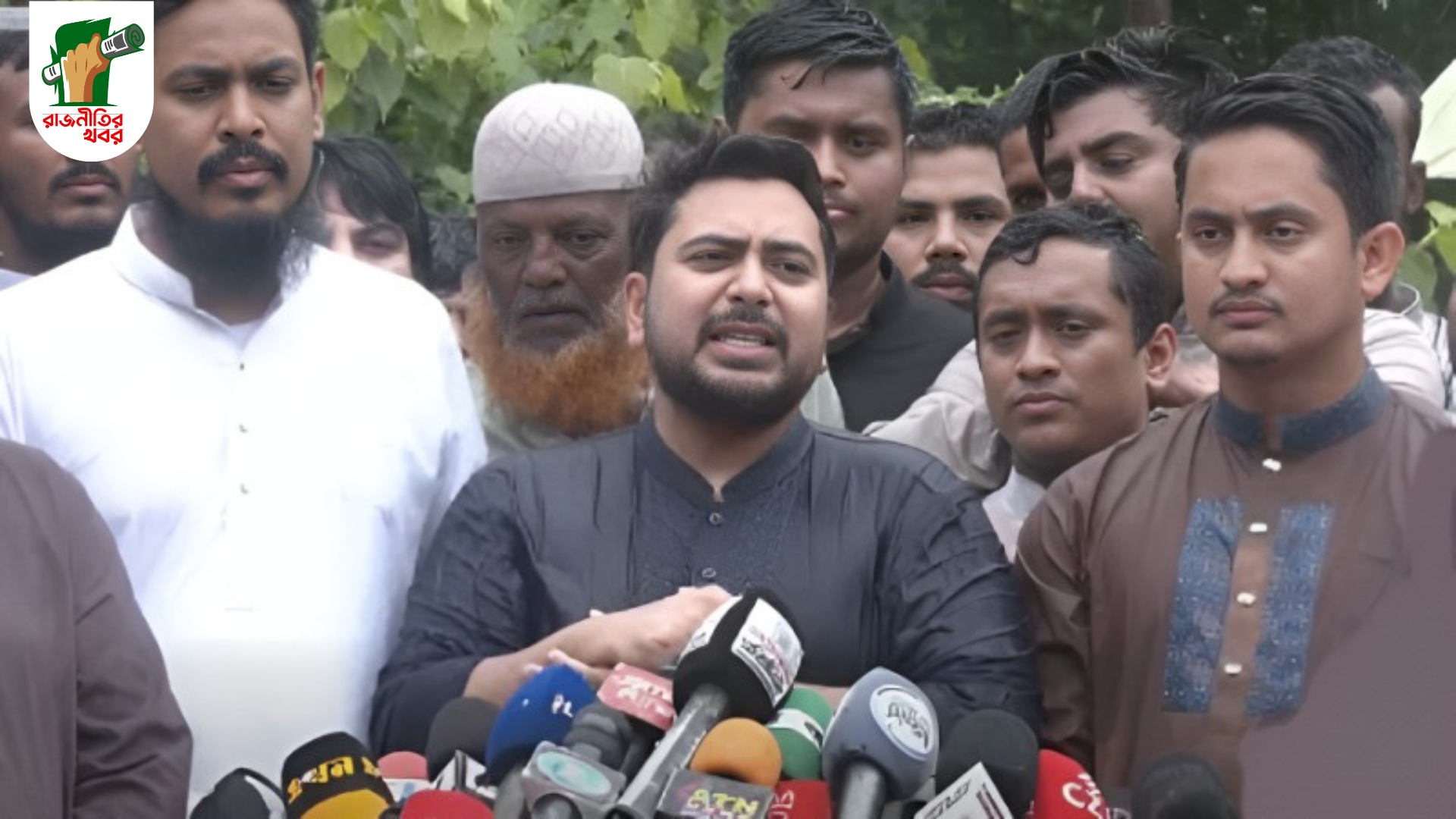 ‘দোষ চাপিয়ে লাভ হবে না, সরকার পারছে না’—নাহিদ ইসলাম  
